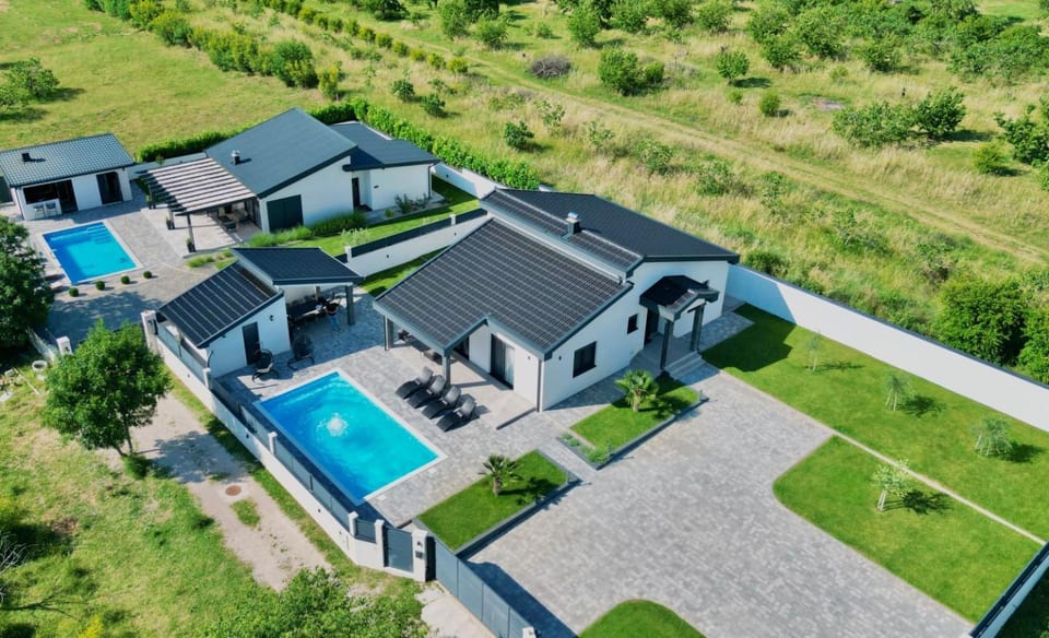 Luxury Villa Domino with Heated Pool