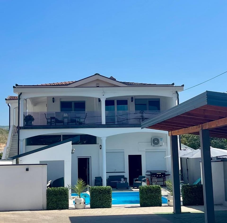Luxury Villa Euphoria