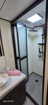 Photo 3 for APPLE the SMART CABIN