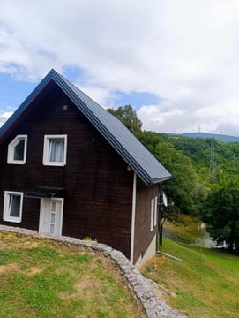 Photo 5 for Holiday Home Alen - Una National Park Retreat - with Garden & Terrace