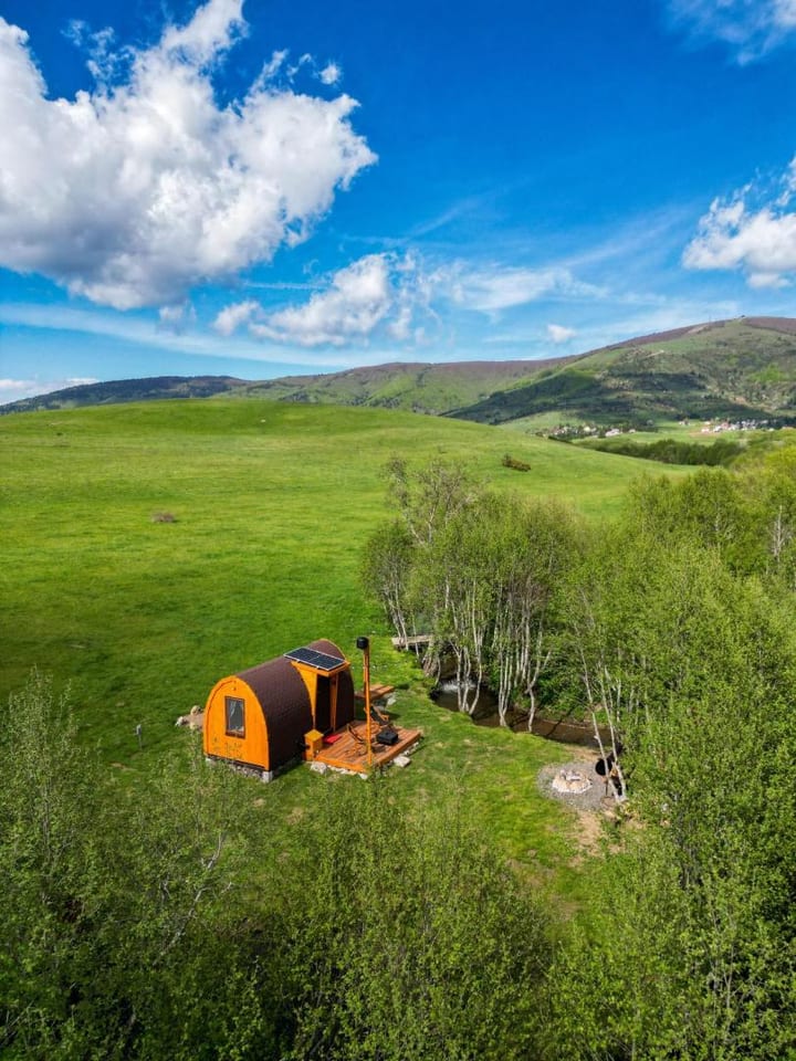 RAZBIBRIGA - Riverside Camping Pod by IGLENA
