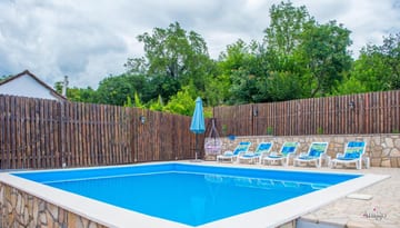 Fotografija 2 za Retro Pool House