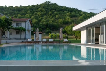 Photo 4 for Old Vineyard Estate