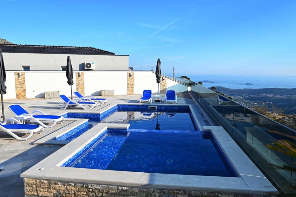 Lux Villa LUS near Dubrovnik with private pool