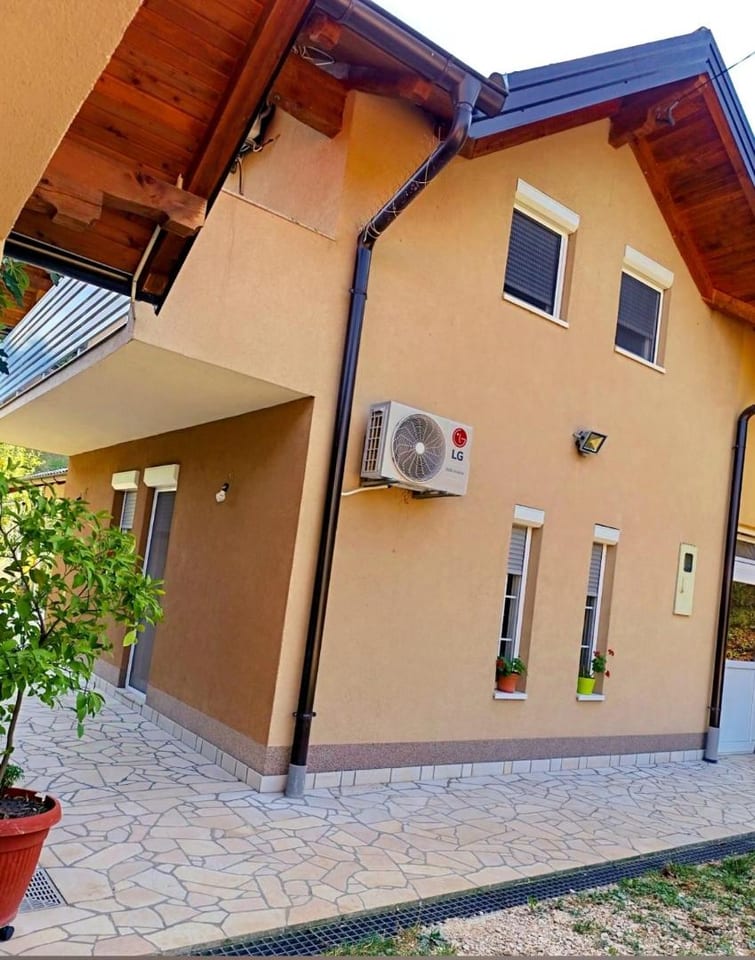 VA villa Tešanj