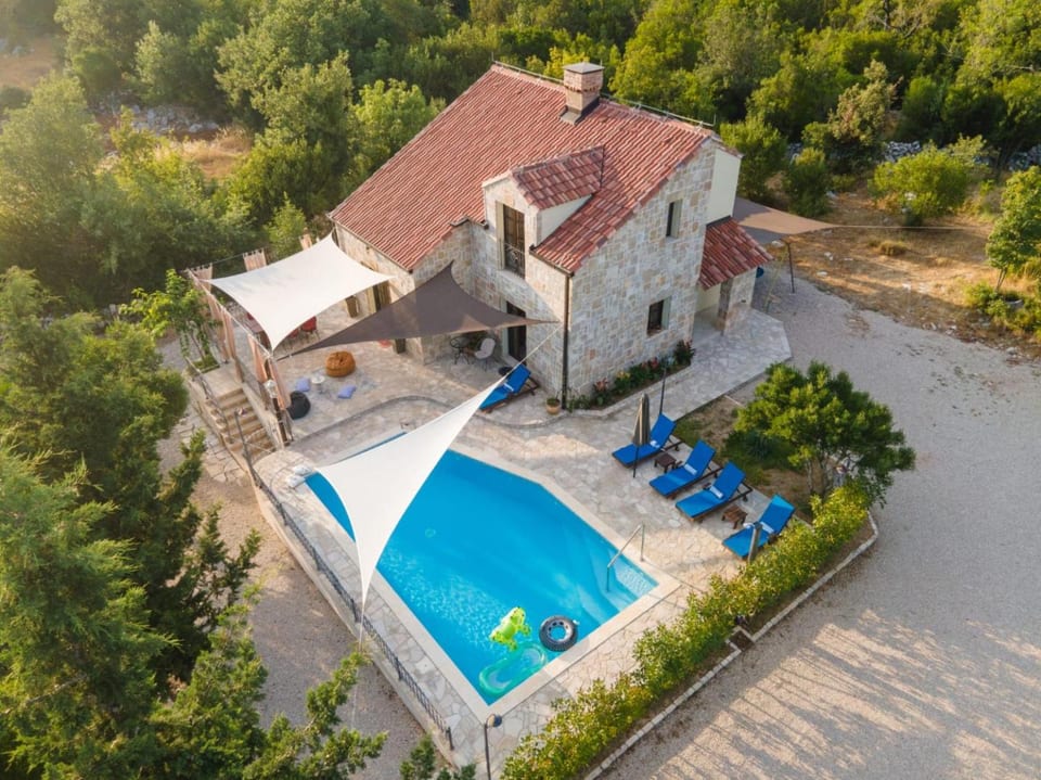 Villa Ilir