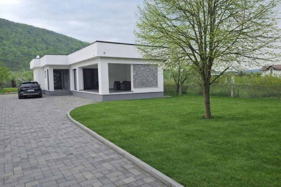 Villa Una-Adi-Ela