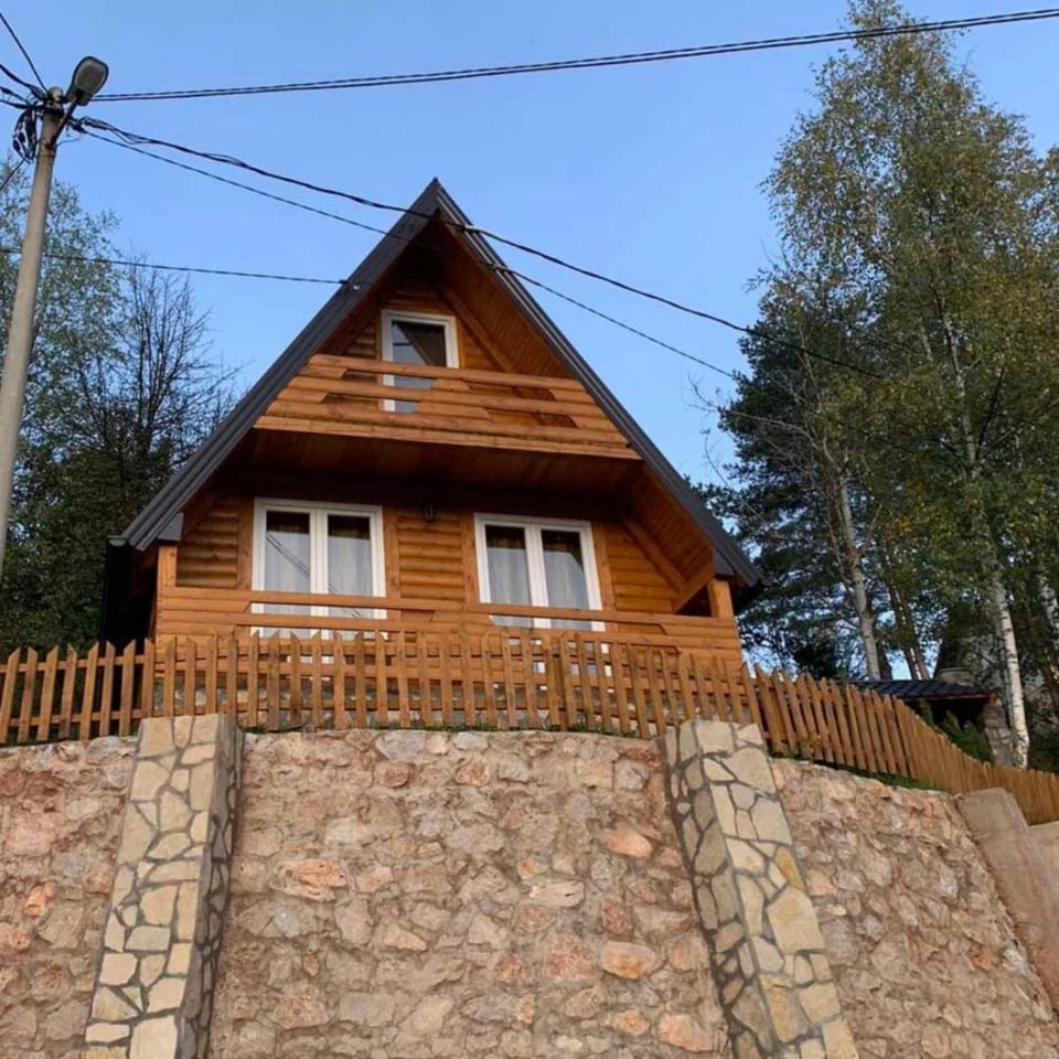 Vikendica Planinski pogled Pale Macar