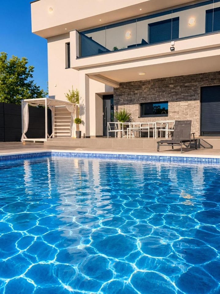 LUXIA PRIVATE ESTATE Sauna & Pool x Jacuzzi with Fireplace outdoor lounge