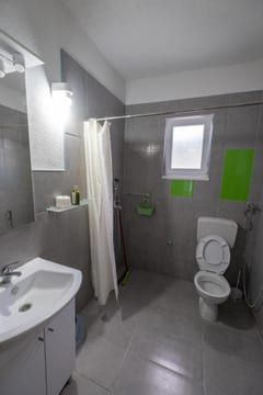 Fotografija 2 za Vikendica Lohovo