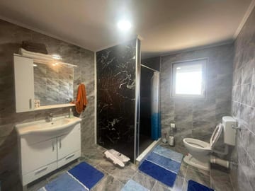 Photo 2 for V&M House