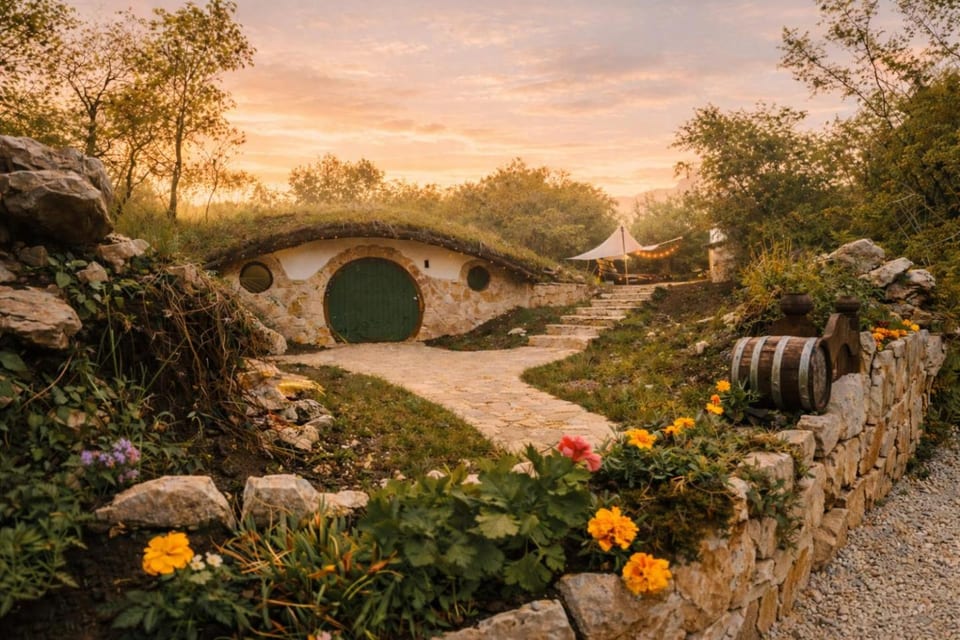 Mobbiton Mostar - Magical Underground Retreat