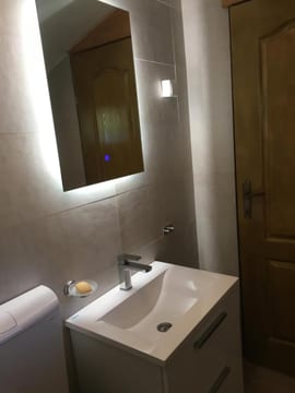 Fotografija 4 za "River paradise" Vikendica sa bazenom, ladarom i kaminom na samoj obali Vrbasa Banja Luka