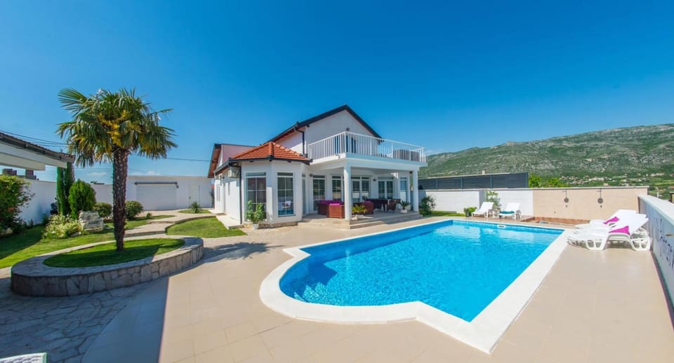 Luxury Villa Horizon