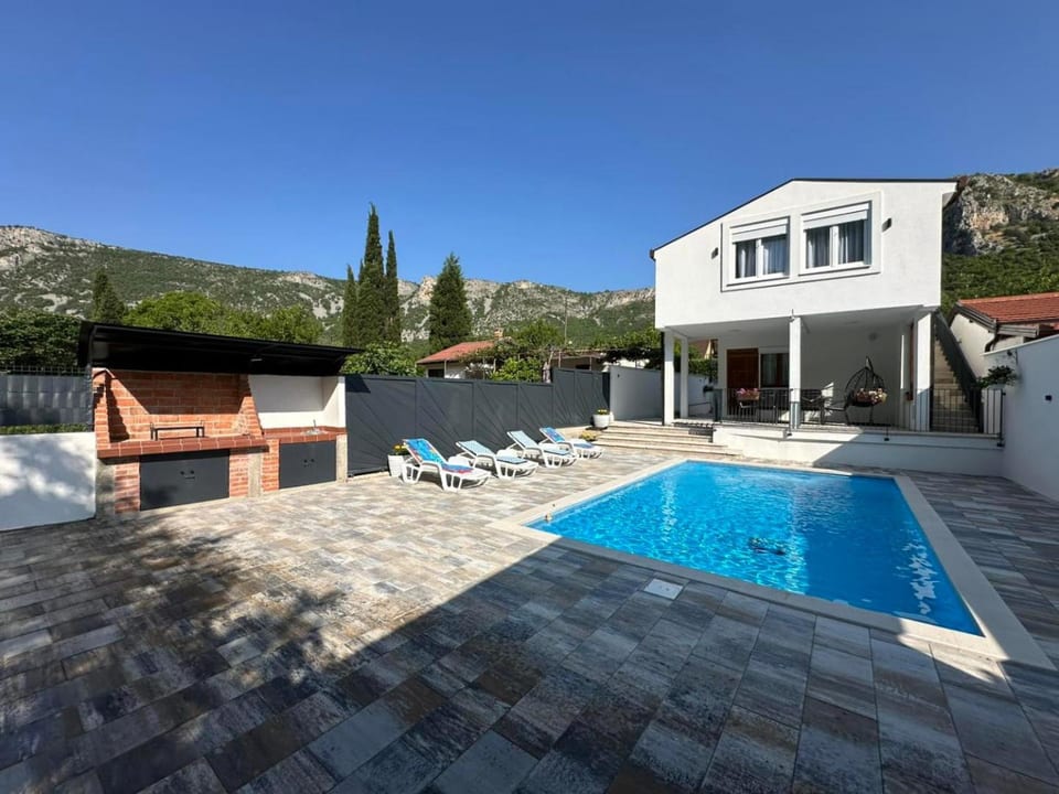 Villa Sale Buna