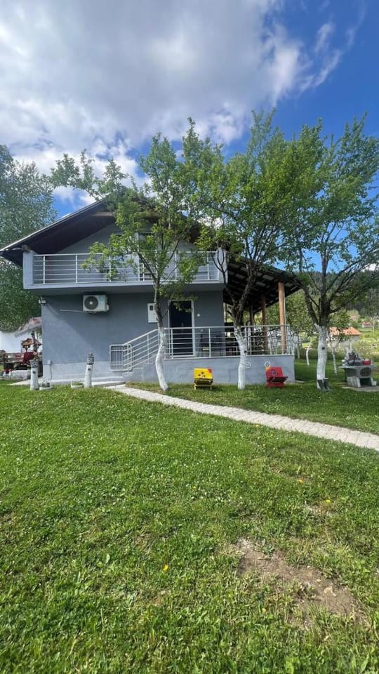 Mountain House Vlasic 1