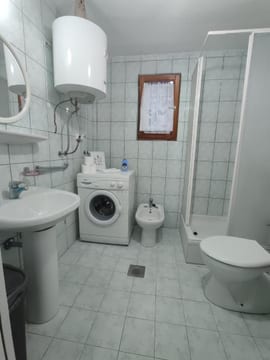 Fotografija 2 za Esma